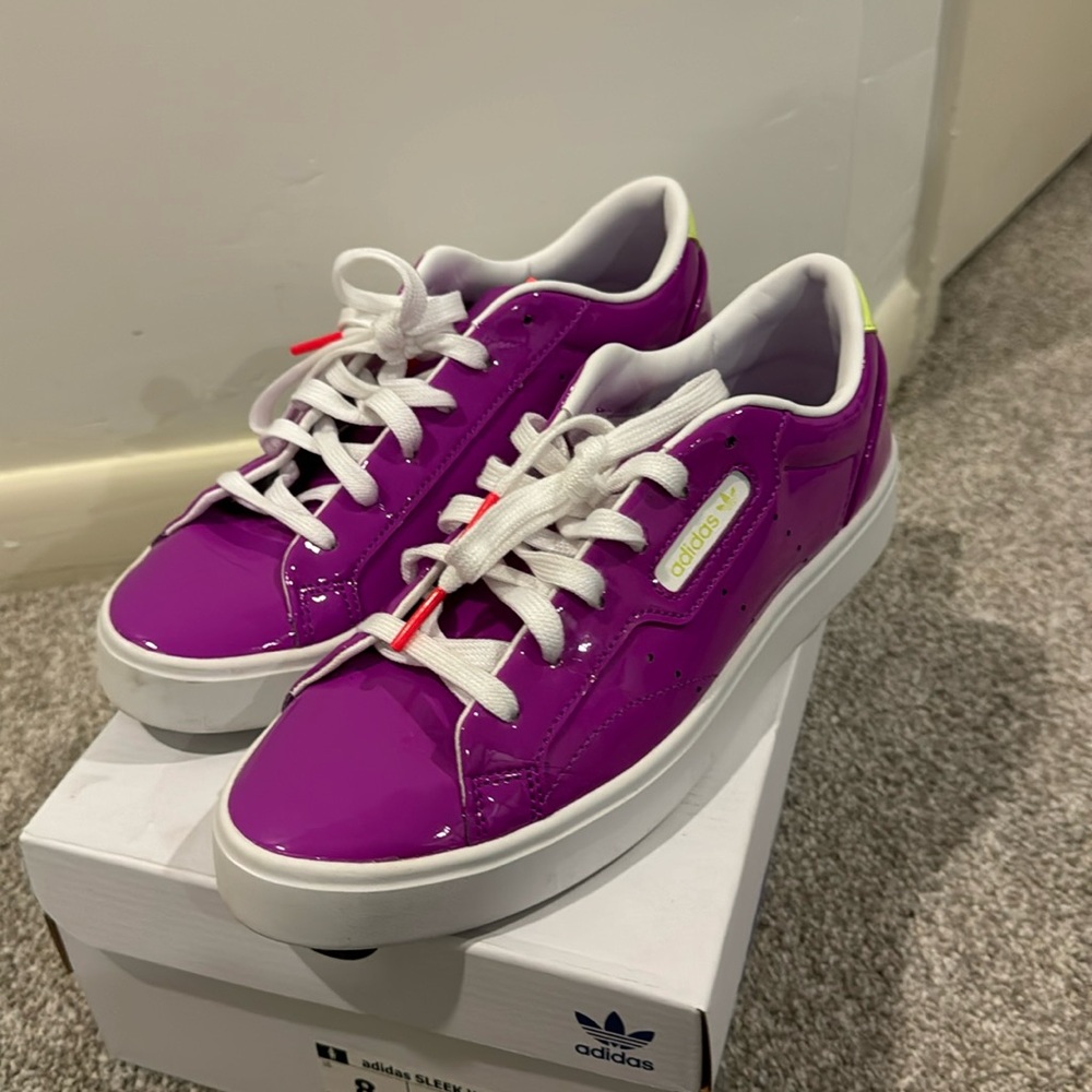 Adidas sleek sneakers